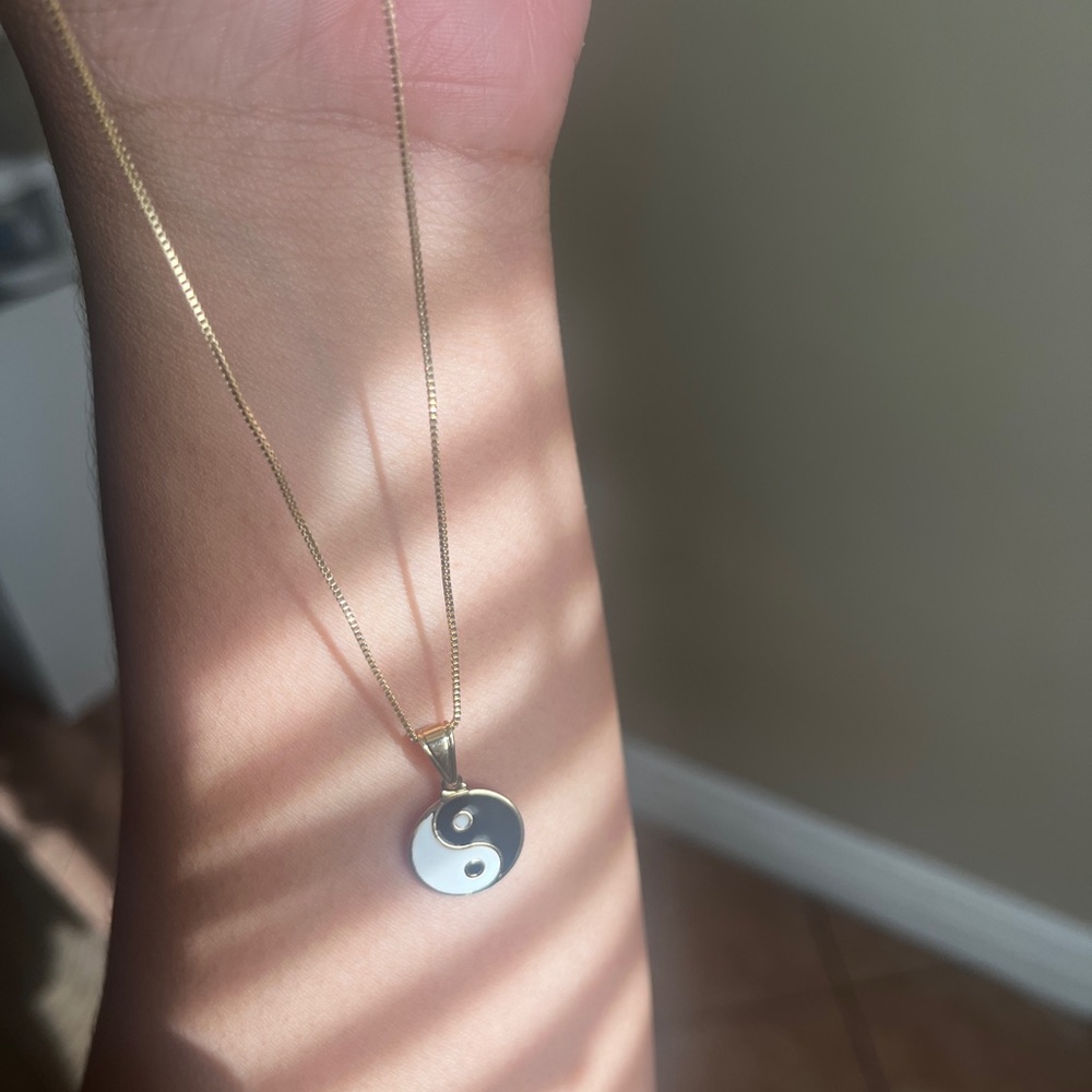Elegant Yin Yang Pendant Necklace